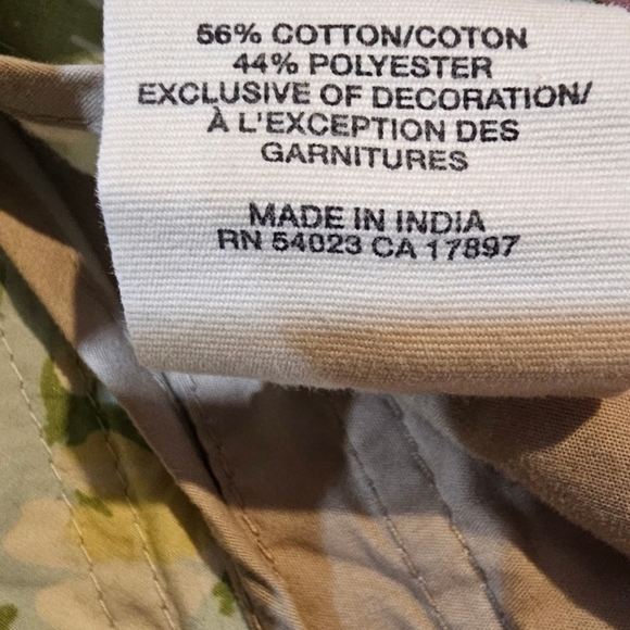 GAP - Women's Bermuda Cargo Shorts​​​​​ - Picture 7 of 8